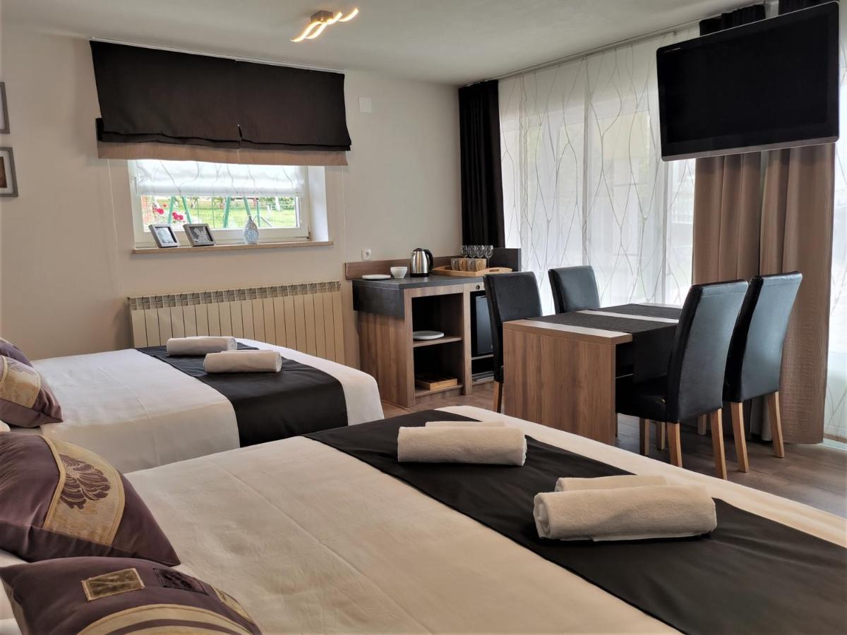 Yellow Dreamhouse Postojna Eksteriør bilde