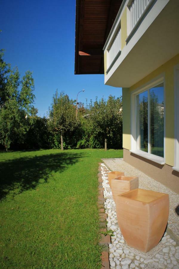 Yellow Dreamhouse Postojna Eksteriør bilde
