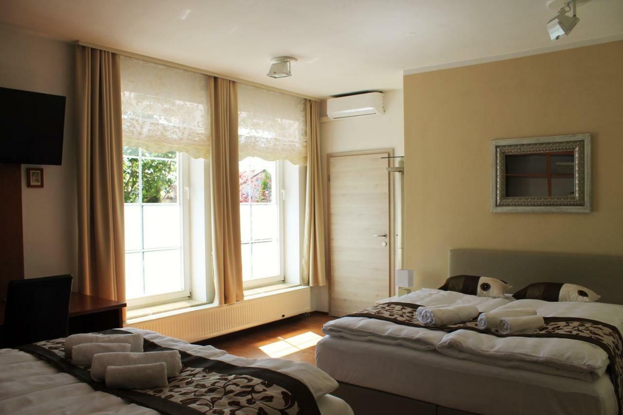 Yellow Dreamhouse Postojna Eksteriør bilde